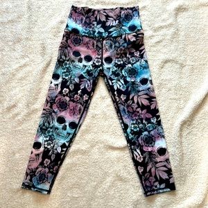 Skull/Flowers Yoga Pants/Leggings Size Small by Evolution and Creation